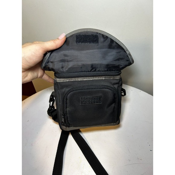 Digital Concepts Camera Case Bag with Strap - 6" x 6" x 3.5" Has Cleaning Kit - Picture 6 of 8